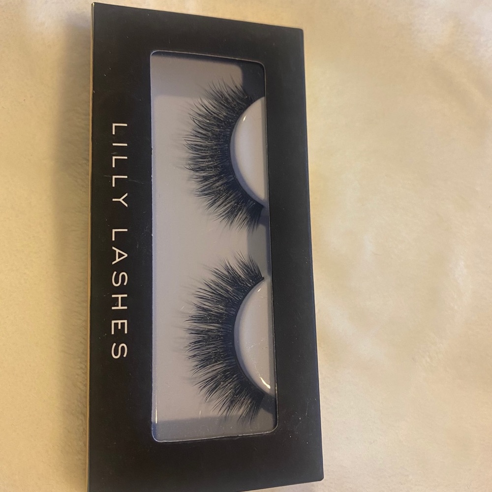 Lilly Lashes faux mink lashes